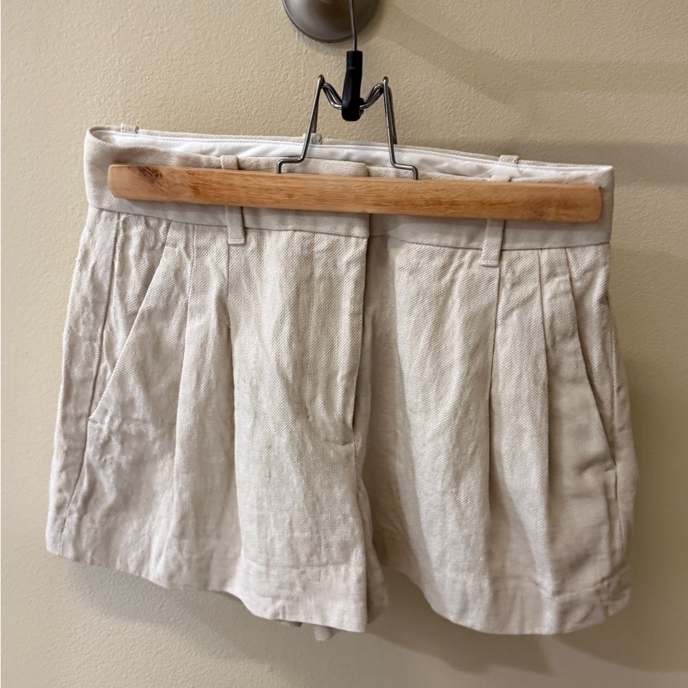 Aritzia Effortless Short Mini